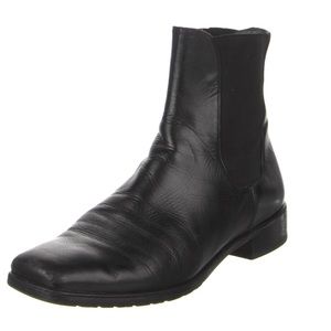Stuart Weitzman Chelsea Ankle Boots - Black Leather Sz. 7.5